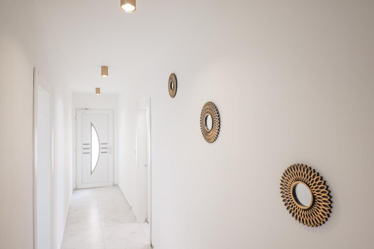 Beachfront Apartments Tic With Seaview Miletici 외부 사진