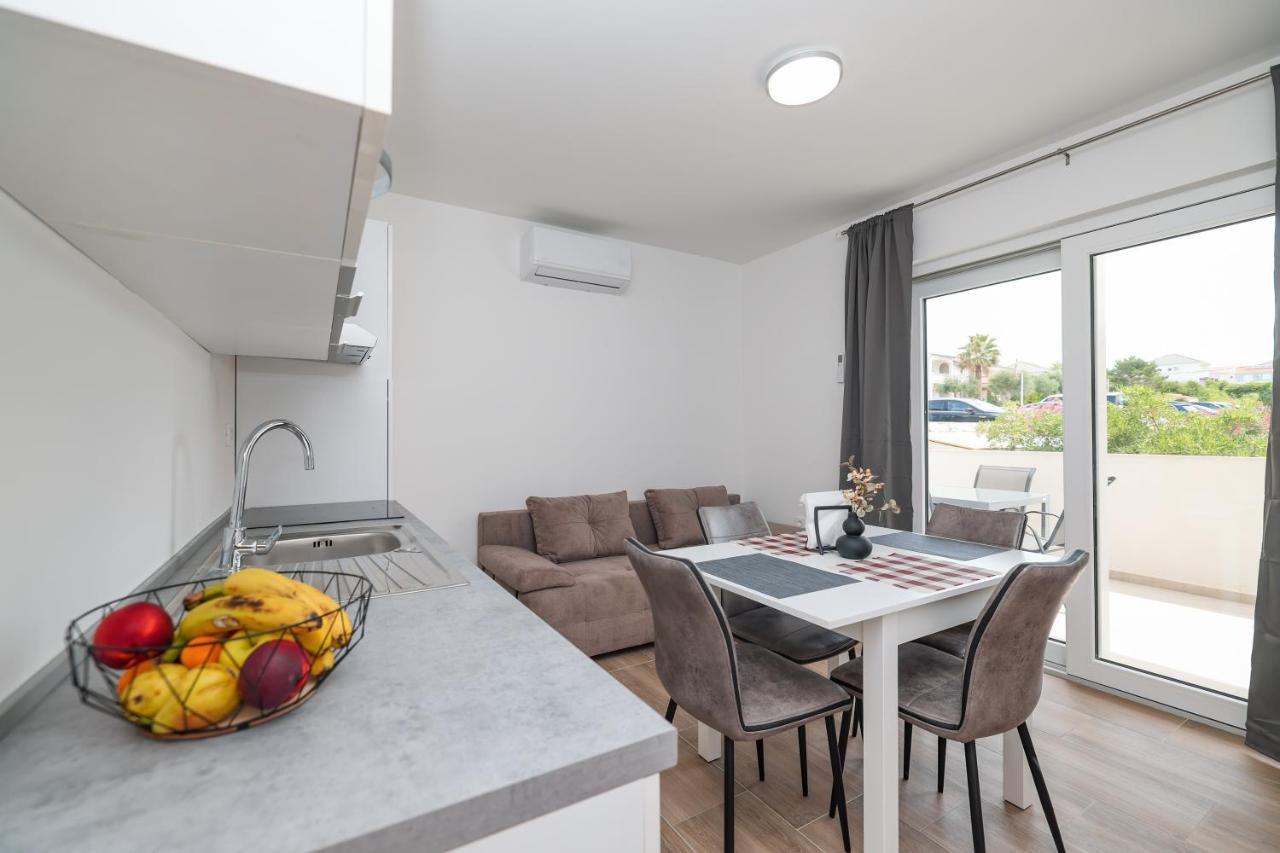 Beachfront Apartments Tic With Seaview Miletici 외부 사진