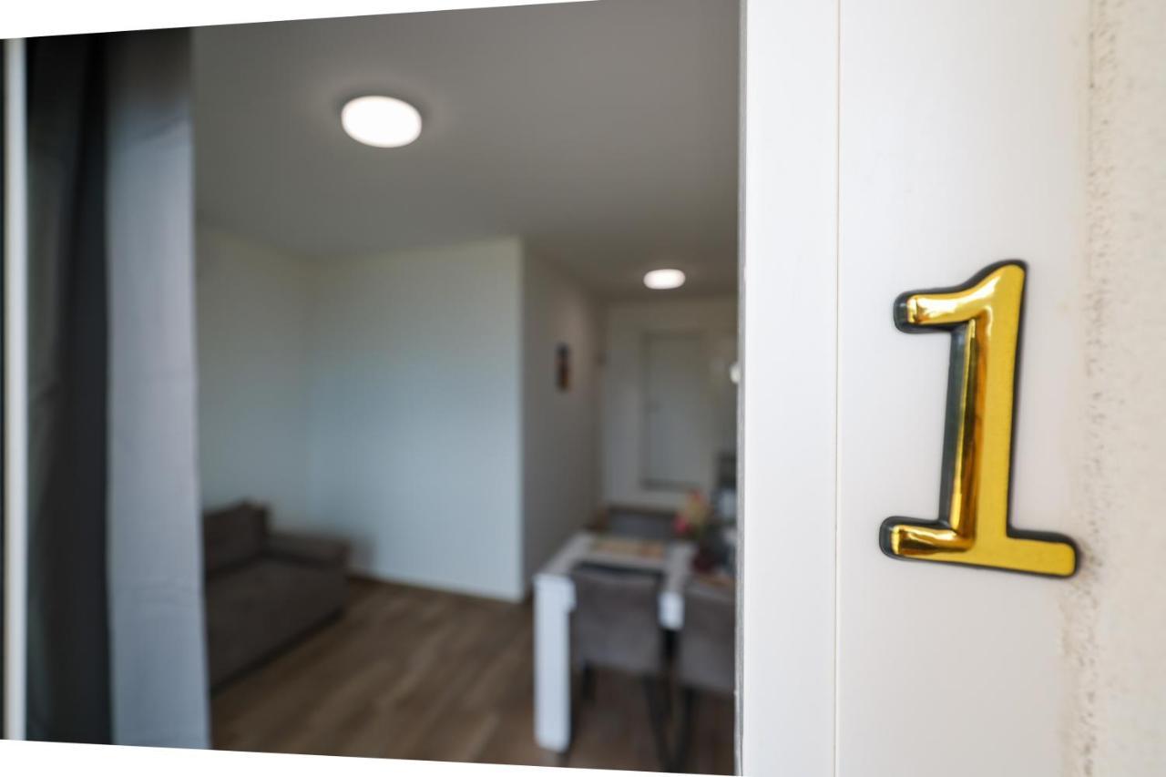 Beachfront Apartments Tic With Seaview Miletici 외부 사진