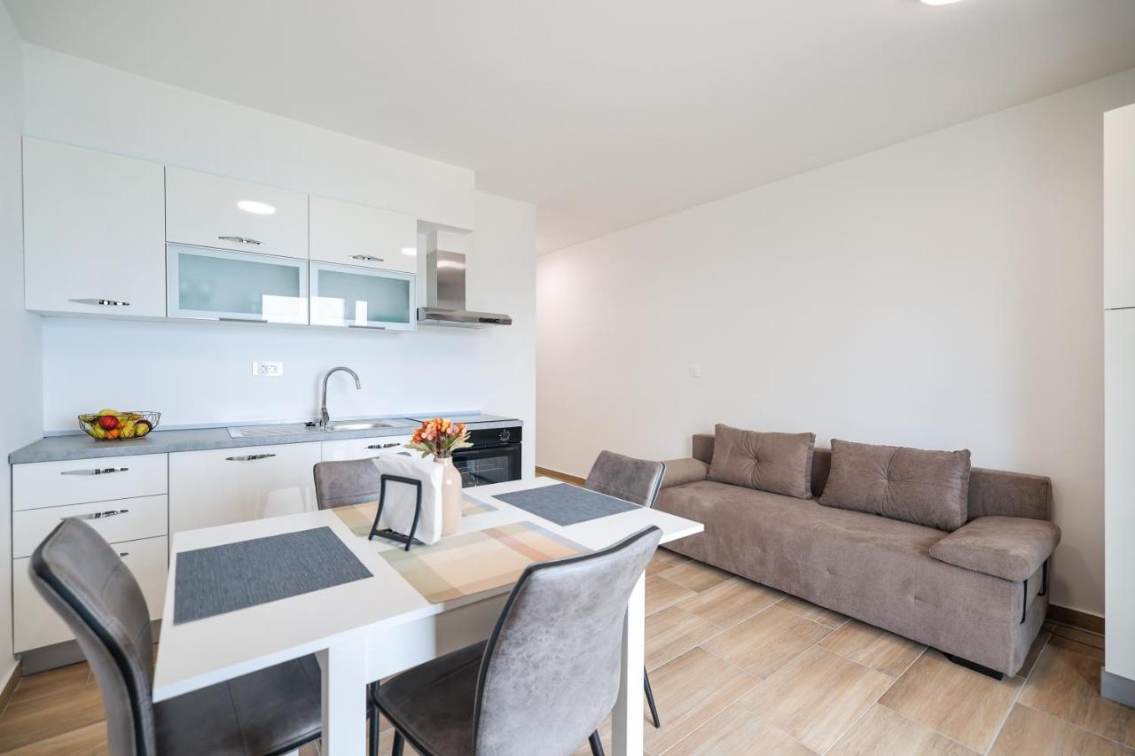 Beachfront Apartments Tic With Seaview Miletici 외부 사진