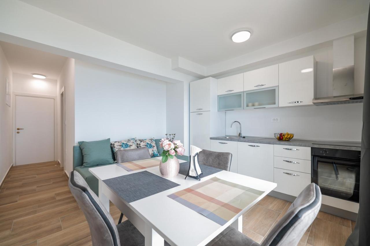 Beachfront Apartments Tic With Seaview Miletici 외부 사진
