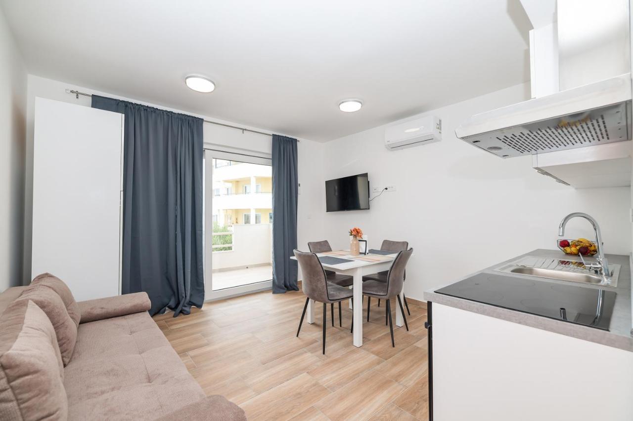 Beachfront Apartments Tic With Seaview Miletici 외부 사진
