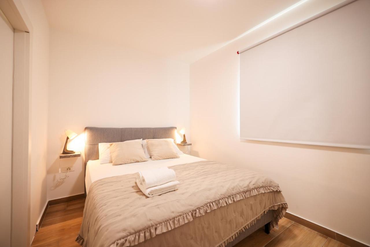 Beachfront Apartments Tic With Seaview Miletici 외부 사진