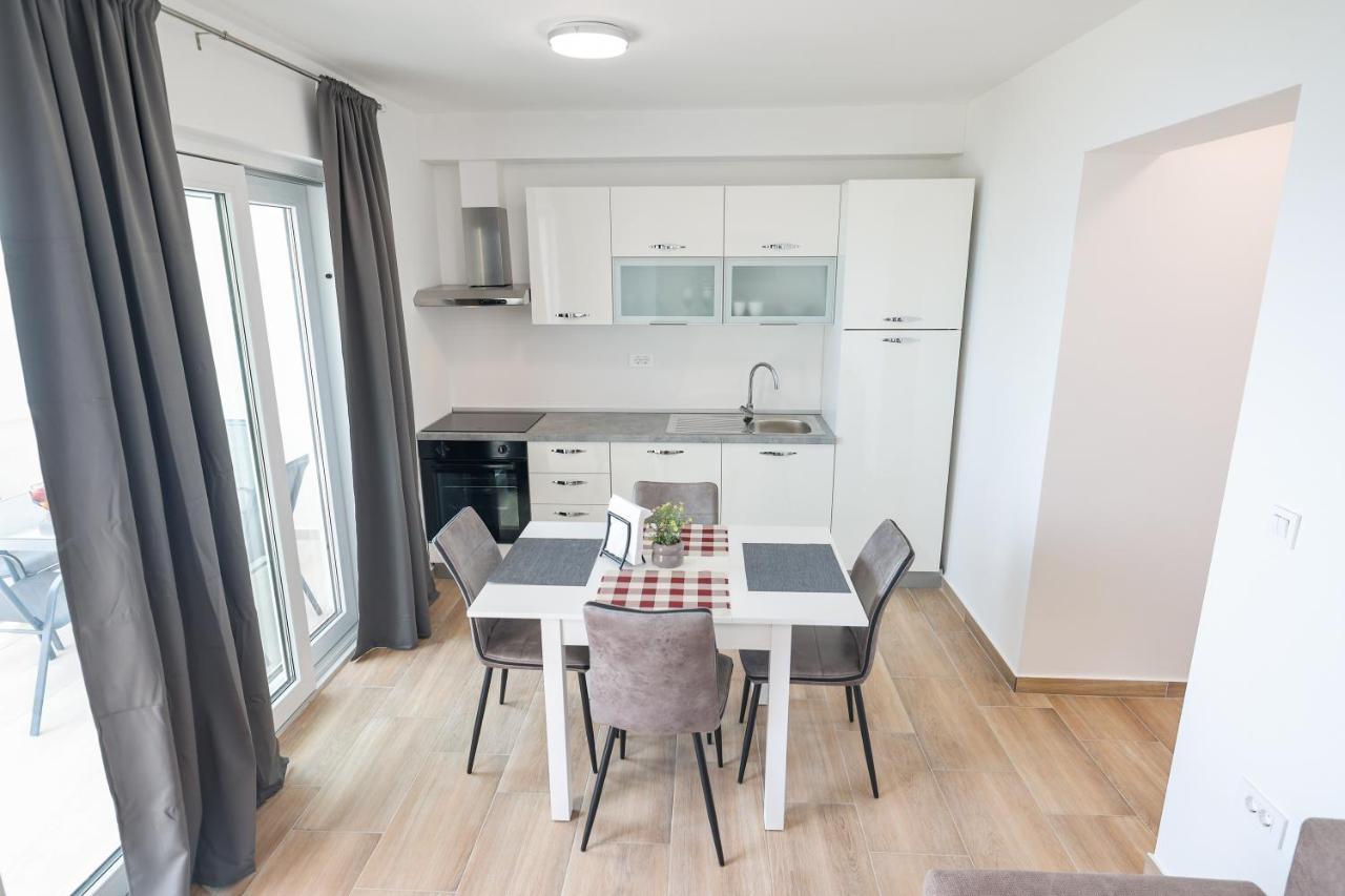 Beachfront Apartments Tic With Seaview Miletici 외부 사진