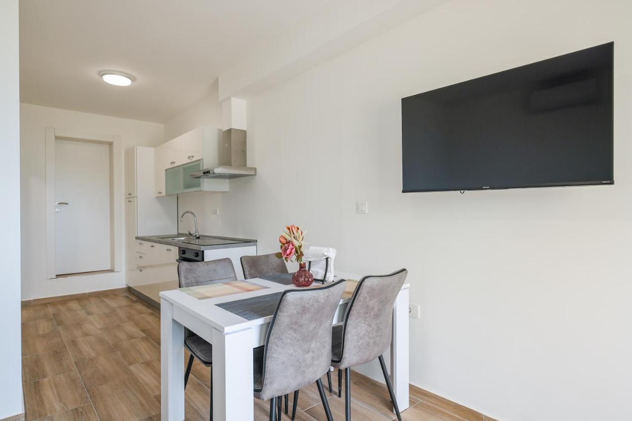 Beachfront Apartments Tic With Seaview Miletici 외부 사진