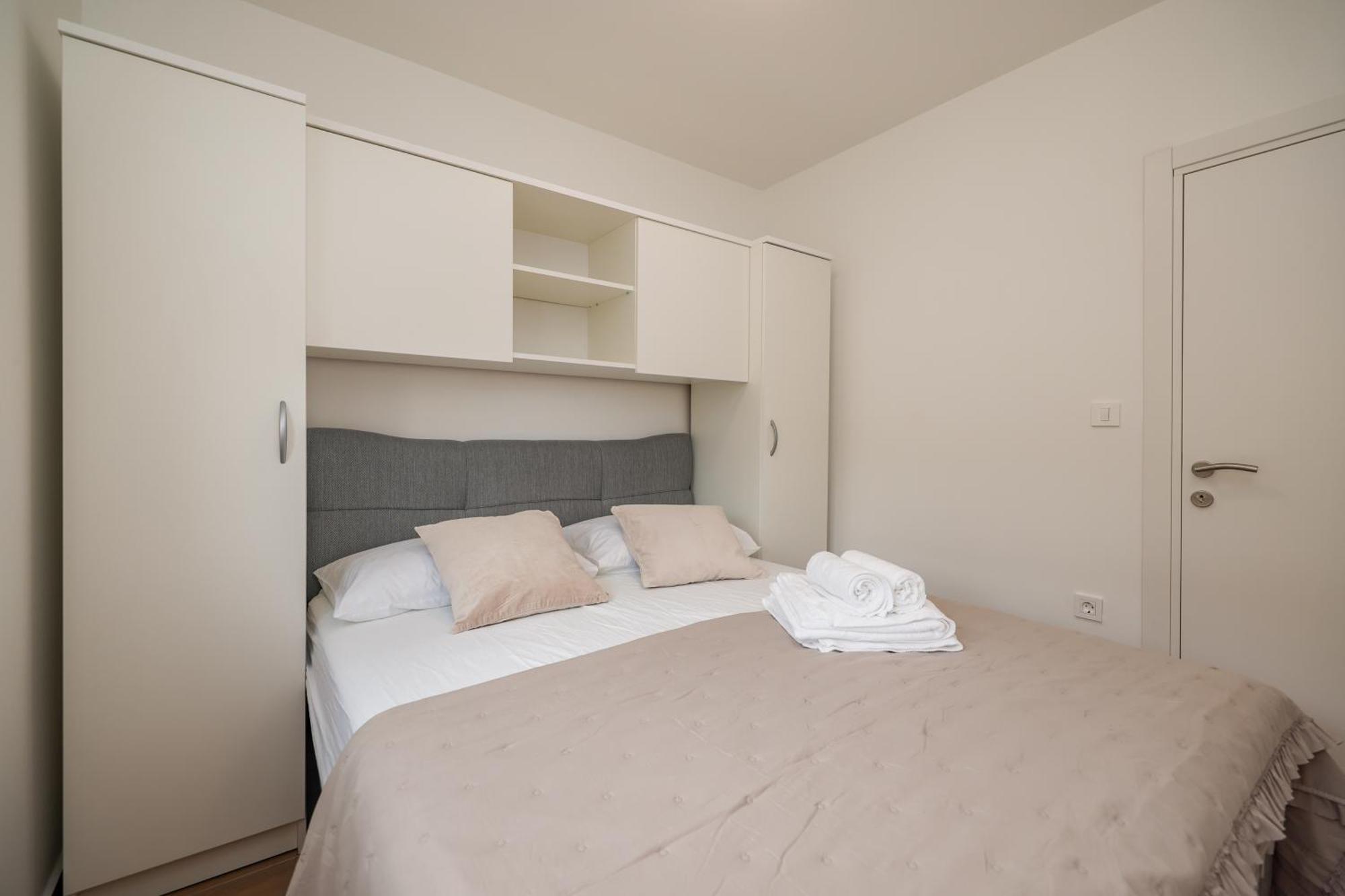 Beachfront Apartments Tic With Seaview Miletici 외부 사진