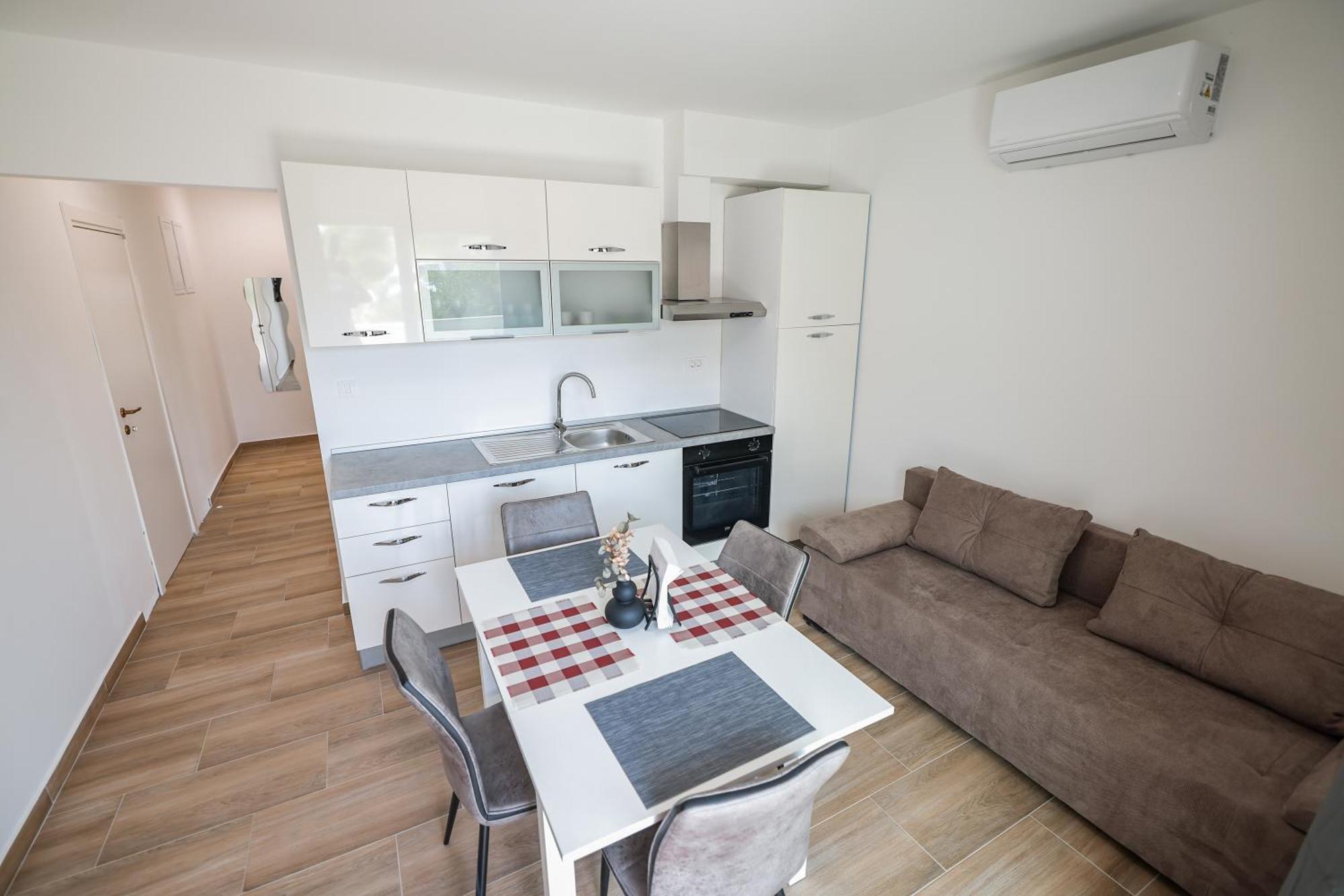 Beachfront Apartments Tic With Seaview Miletici 외부 사진