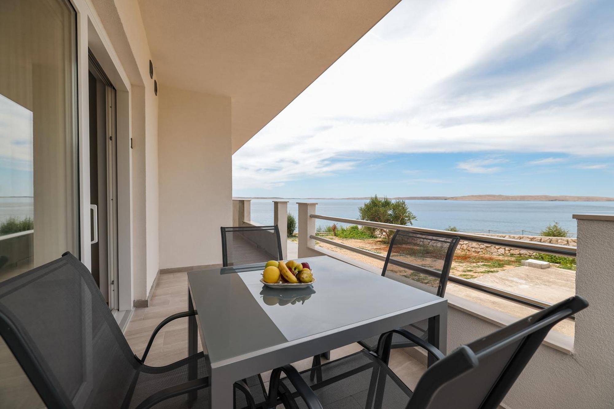Beachfront Apartments Tic With Seaview Miletici 외부 사진