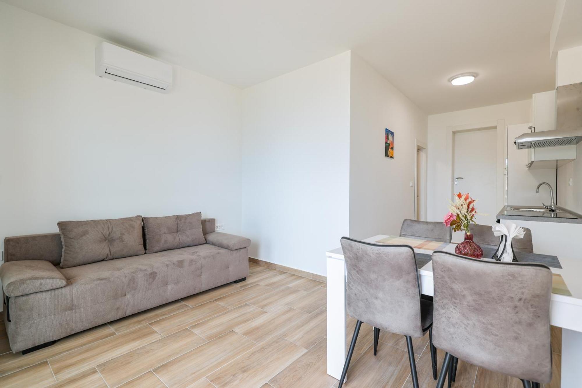 Beachfront Apartments Tic With Seaview Miletici 외부 사진